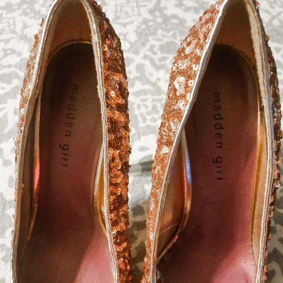 Madden Girl | Rose Gold Sequined Heel - Picture 4 of 4
